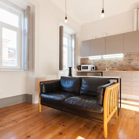 Cozzy Homes At Bairro Alto Lisbon