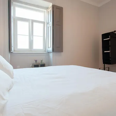 アパート Cozzy Homes At Bairro Alto リスボン
