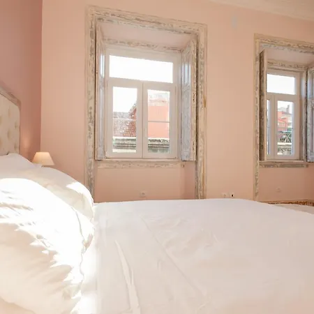Cozzy Homes At Bairro Alto Lisbon